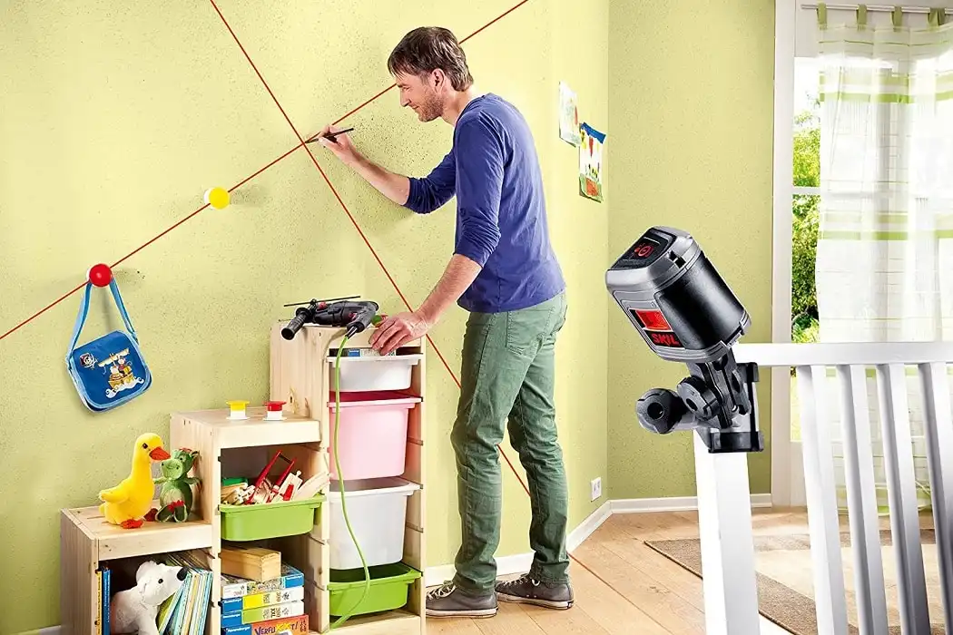 Livella Laser Tracciatore Auto Livellante per Linee Orizzontali e Verticali