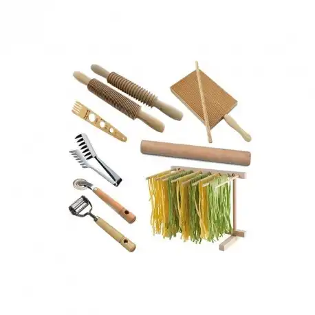 Set di attrezzi e strumenti da cucina per preparare preparazione pasta fatta in casa