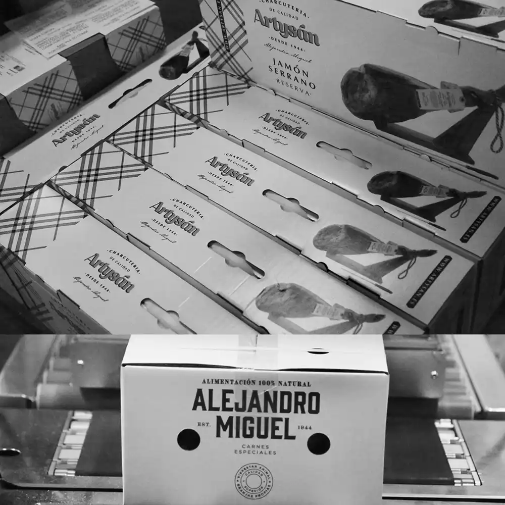 Prosciutto Serrano Spagnolo 7kg con Supporto e Coltello Stagionatura 14 Mesi