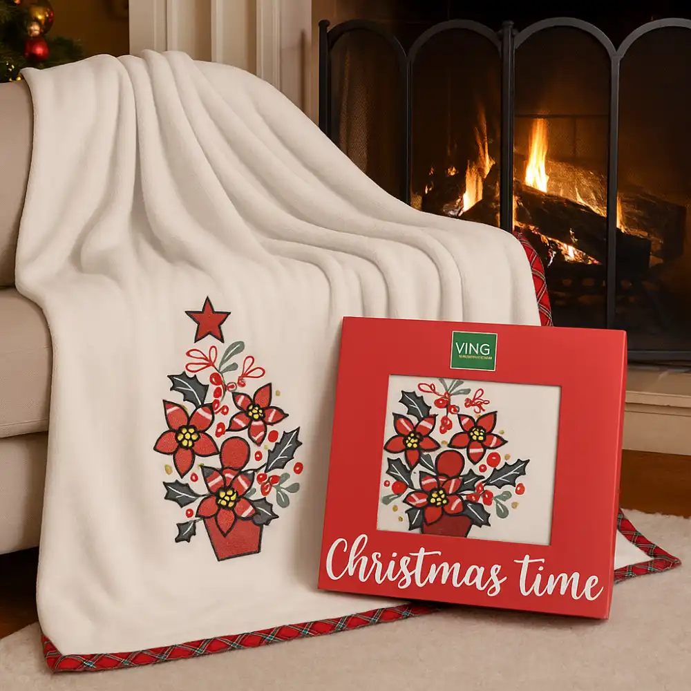 Plaid Vingi 130x180 Nuvola Panna in Scatola con Ricamo Albero di Natale Elegante