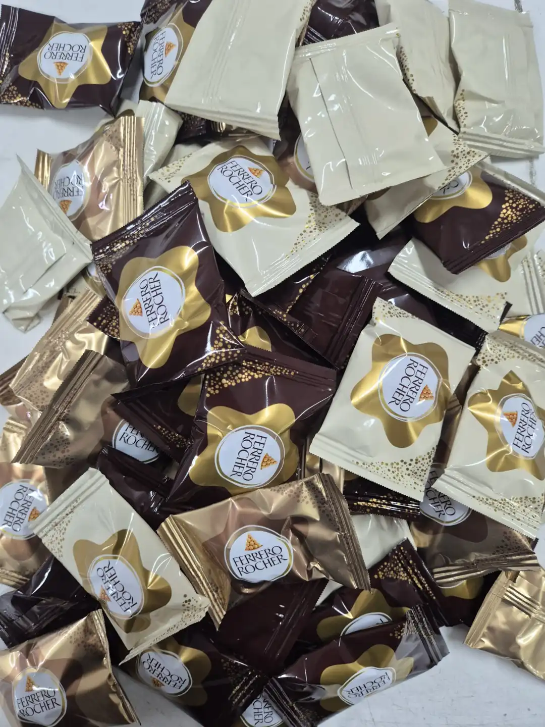 Ferrero Rocher Golden Stars Mix 460g Cioccolatini Assortiti Regalo Snack
