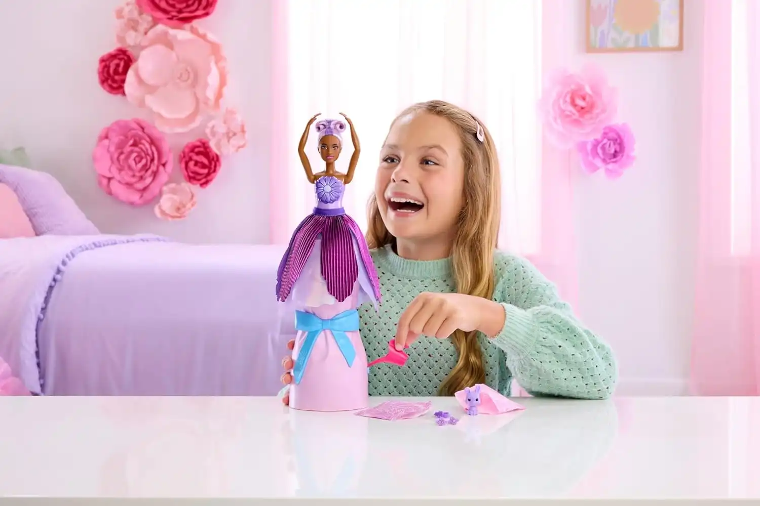 Barbie Petal Pop Bambola Profumata Floreale Viola Con Accessori JMF58