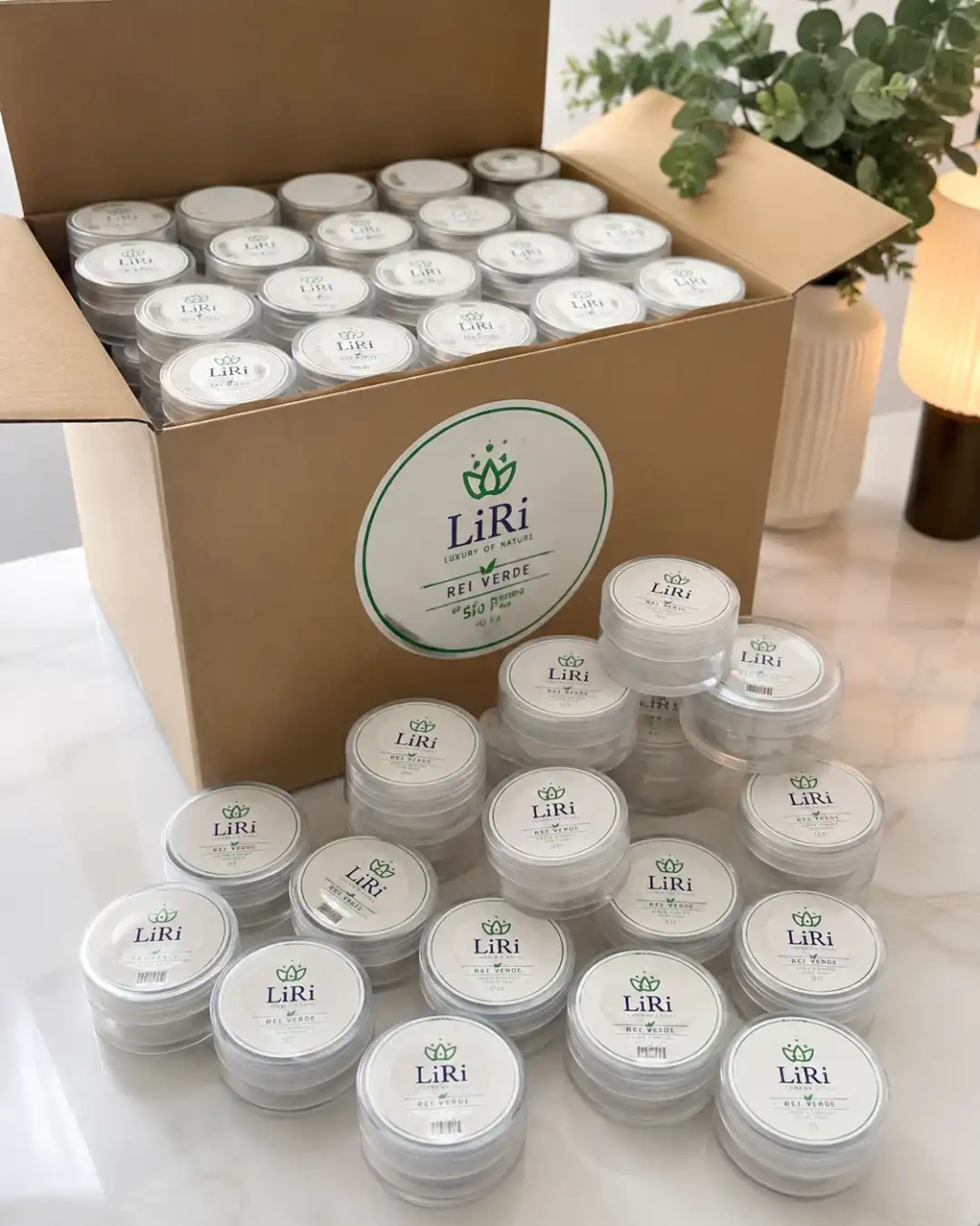 50 Salviettine Umidificate LiRi Pouch Push 50 Pezzi Dispenser Tascabile Auto Box