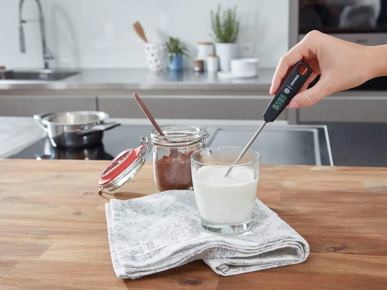 Leifheit Termometro Digitale da Cucina con Sensore in Acciaio Inox per Alimenti