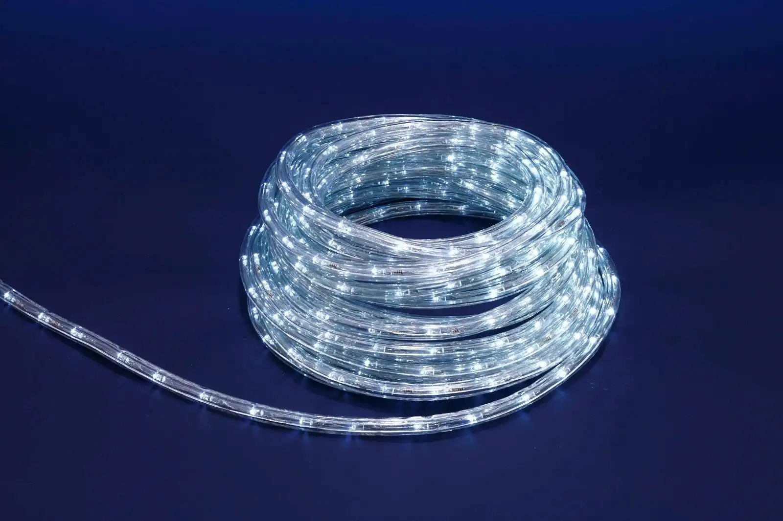 Tubo Luminoso A Led 26 Metri Bianco Interno Ed Esterno Con 8 Giochi Di Luce