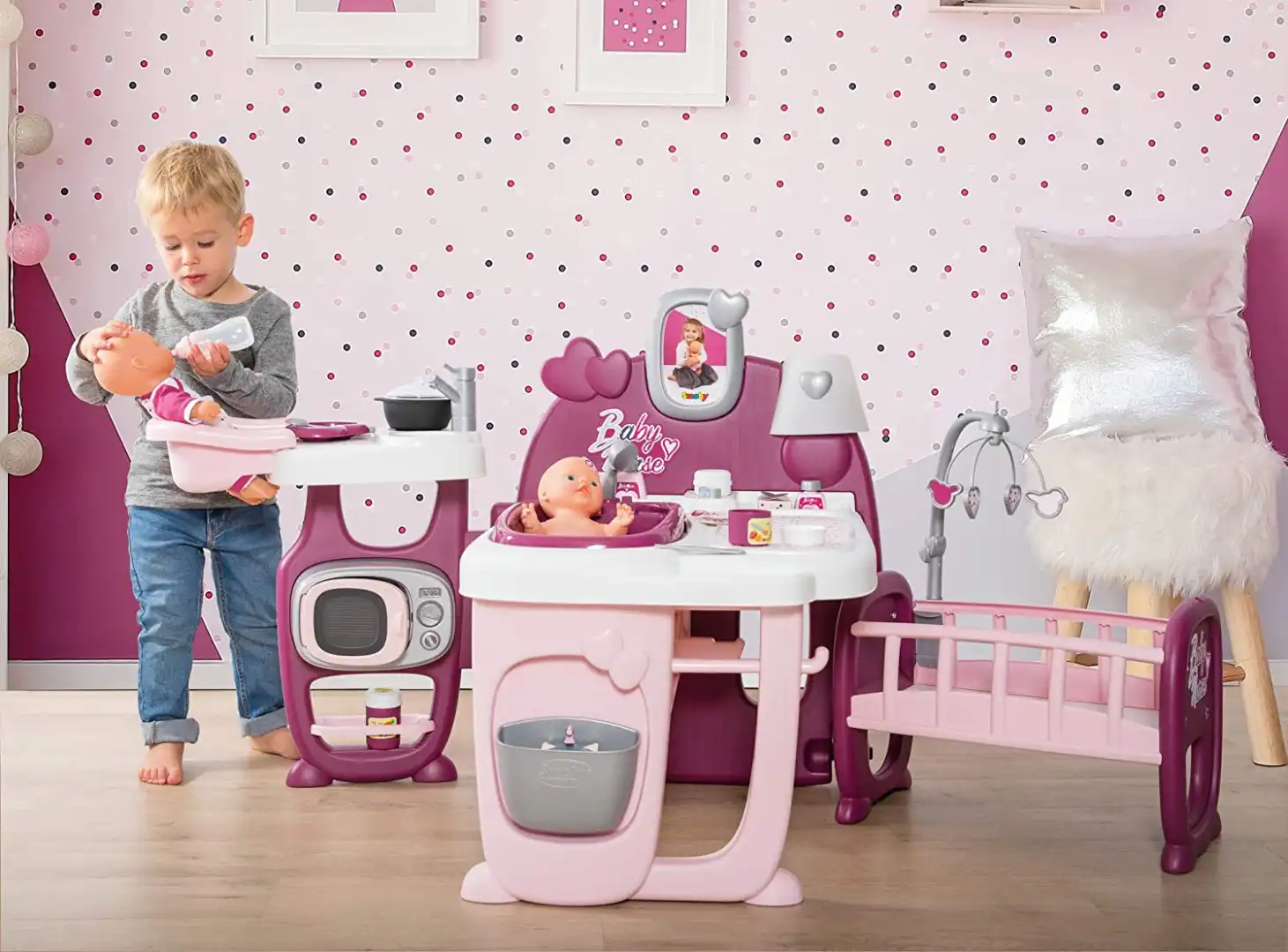 Baby Nurse Centro Gioco per Bambole con Letto Vasca Seggiolone Mobili