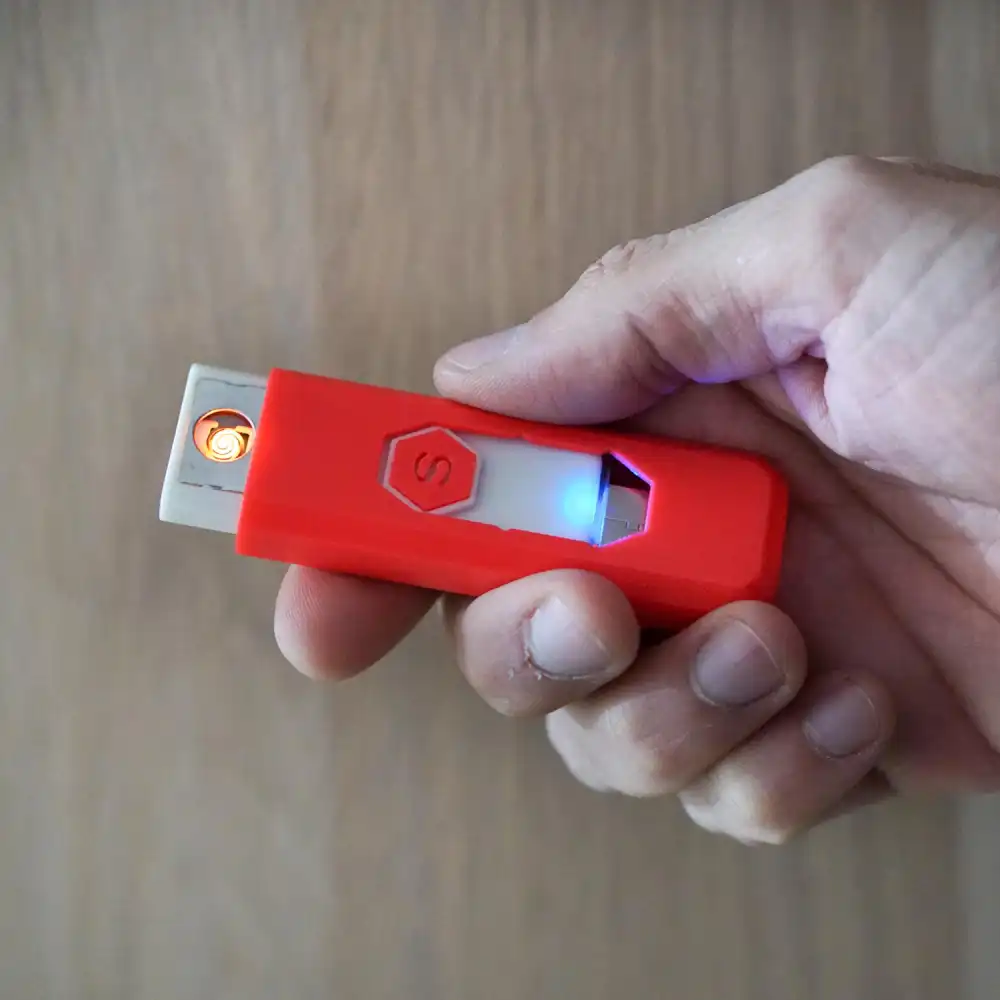 Accendino Elettrico USB Ricaricabile Antivento Elettronico Toldedo Rosso 250 mAh