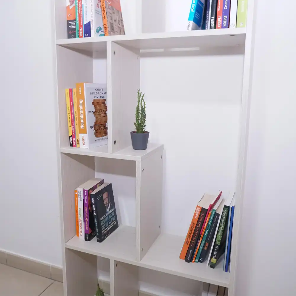 Scaffale Libreria con 7 Ripiani Sfalsati In Legno MDF 63x24x150 Bianco