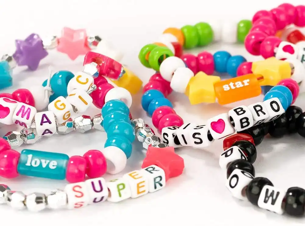 Crea Perline ABC Confezione da 800 Perline + Fili Elastici Gioco Bambine 6 anni+