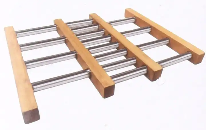 Supporto Sottopentola in Bambu' e Acciaio Allungabile da 22 a 35cm