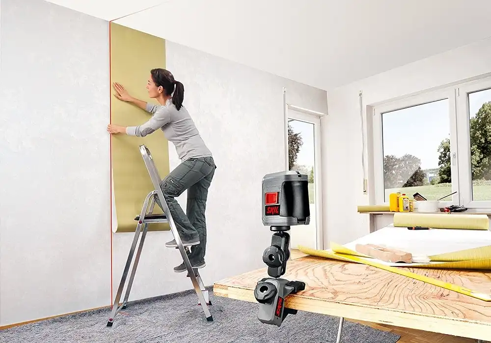 Livella Laser Tracciatore Auto Livellante per Linee Orizzontali e Verticali