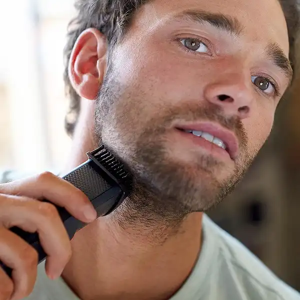 Philips Tagliabarba Regola Barba 2 Pettini Rifinitori e Astuccio da Trasporto
