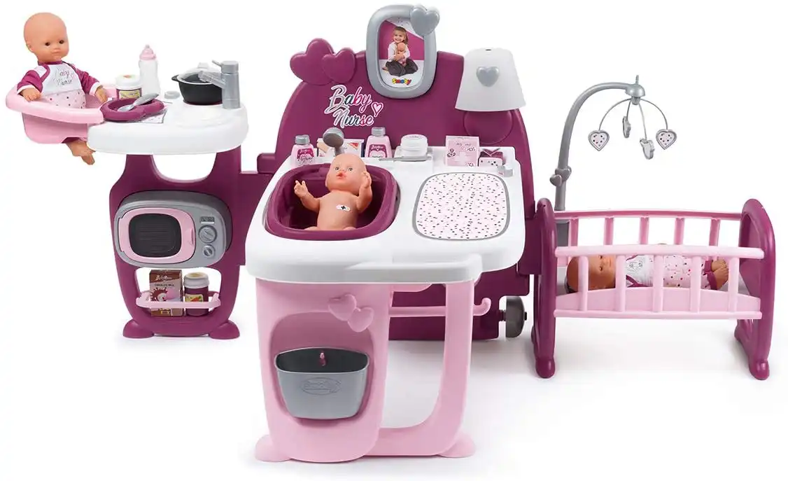 Baby Nurse Centro Gioco per Bambole con Letto Vasca Seggiolone Mobili