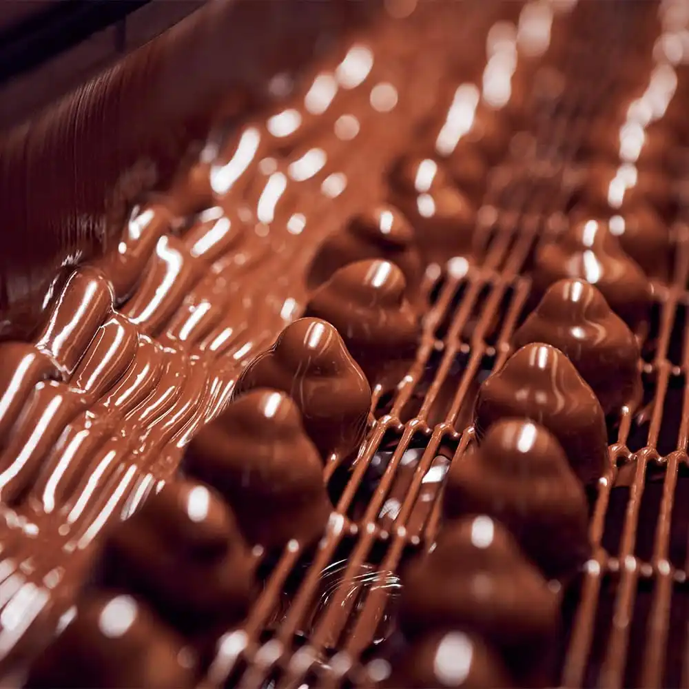 Baci Perugina Cioccolatini Fondenti Ripieni al Gianduia Scatola Regalo 250g
