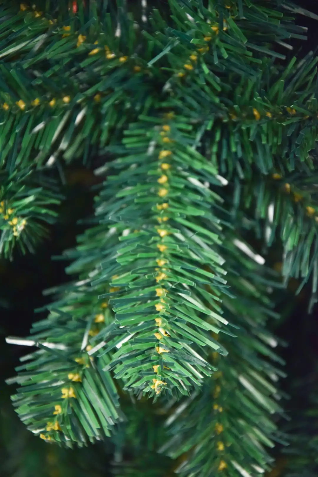 Albero di Natale Slim Modello Cortina Altezza 150cm Con 334 Rami Ricchi e Folti
