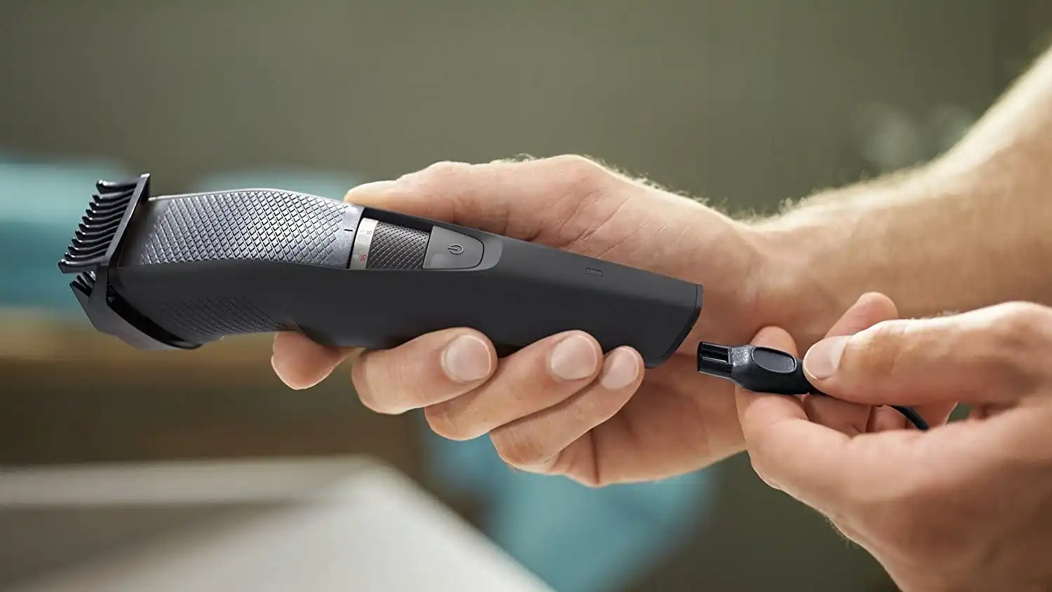 Philips Tagliabarba Regola Barba 2 Pettini Rifinitori e Astuccio da Trasporto